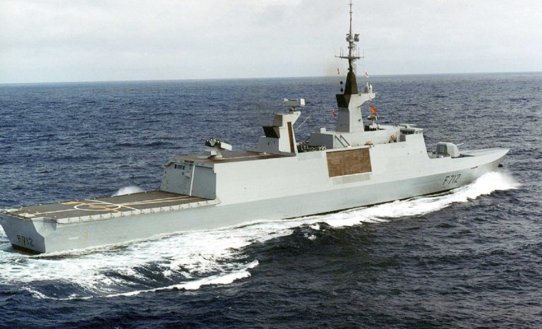 La défense nationale noyée dans ses contradictions