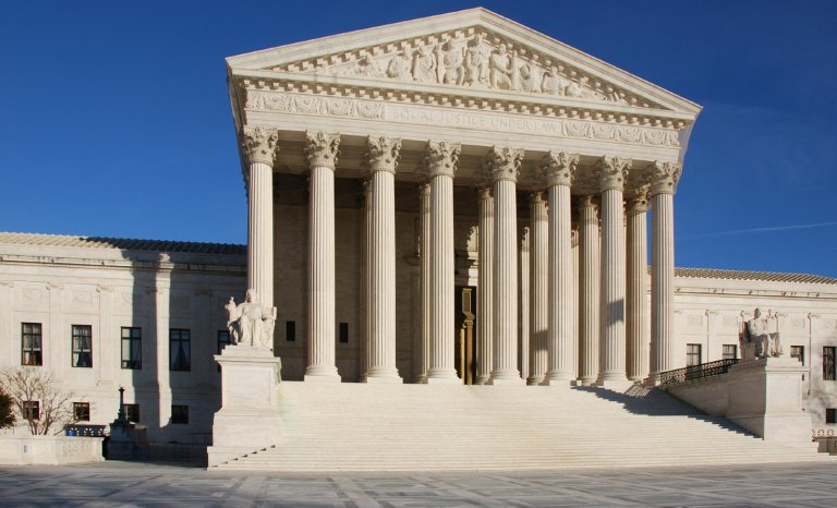 La Cour Suprême américaine peut-elle transcender les clivages politiques?