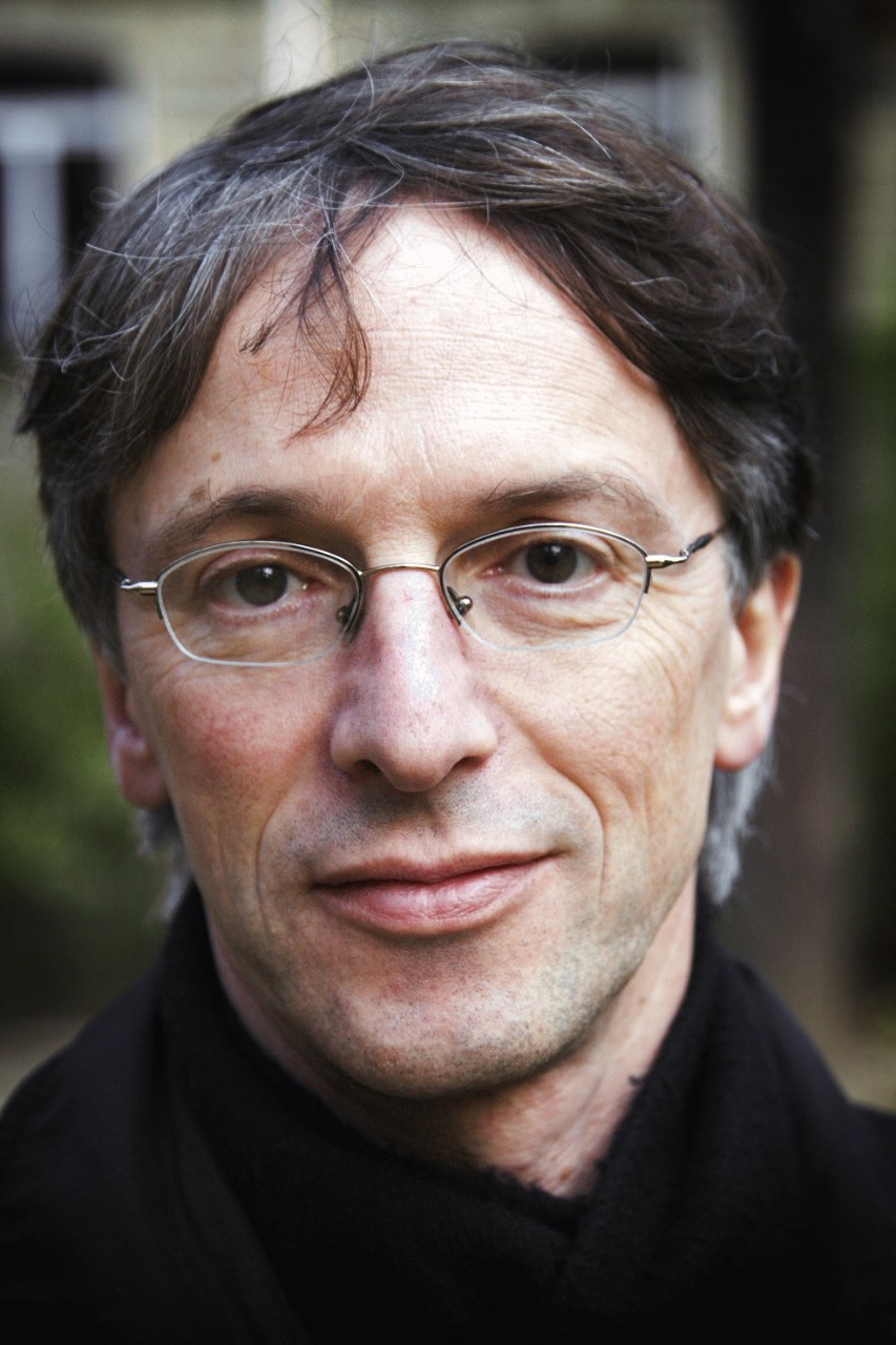 Auteur du Siècle juif (La Découverte, 2009), Yuri Slezkine est chercheur associé à l’université d’Oxford et professeur à Berkeley. Dernier ouvrage traduit en français : La Maison éternelle (La Découverte, 2017).