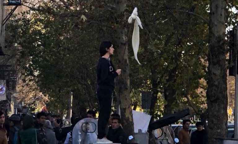 Que reste-t-il du combat des Iraniennes contre le voile obligatoire ?