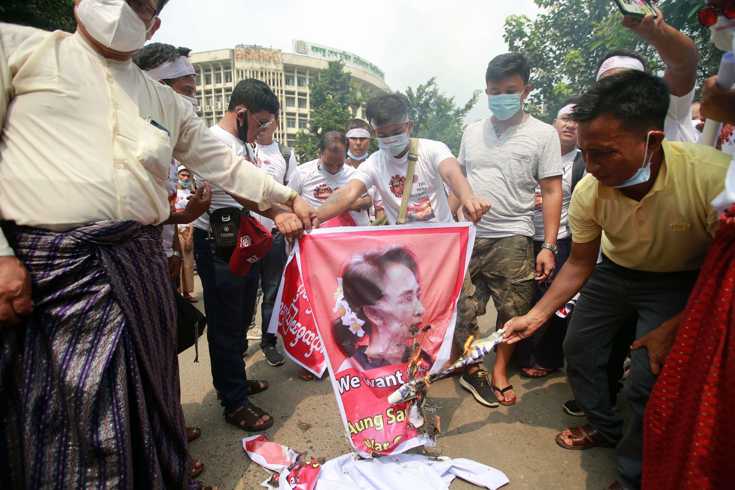Birmanie: retour à la dictature?