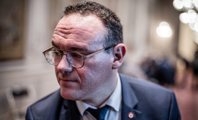 Séparatisme : entre le RN et la majorité, Damien Abad veut rendre Les Républicains audibles