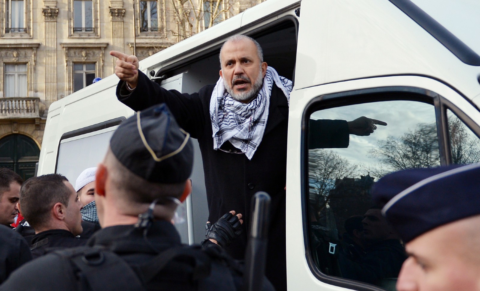 Abdelhakim Sefrioui, le leader du collectif pro-Palestine "Cheikh Yassine", interpellé par la gendarmerie à Paris en 2012 © MIGUEL MEDINA / AFP.