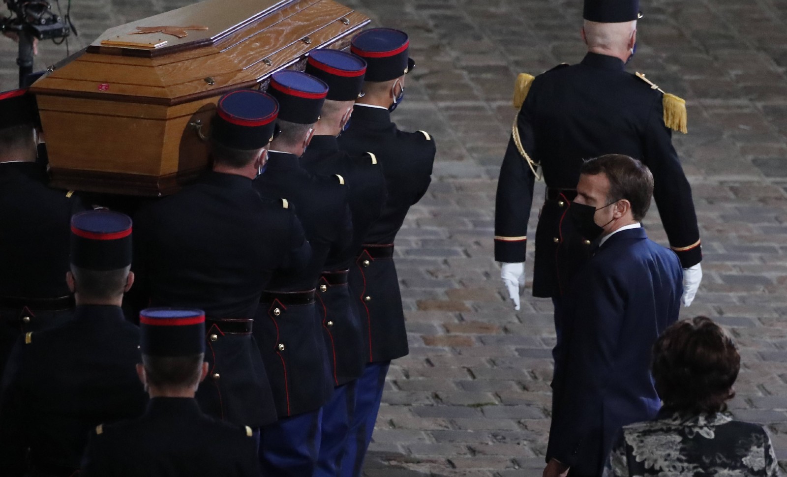 Après l’effroi, la France craint que Samuel Paty soit mort pour rien