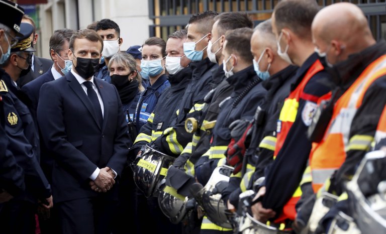 Vague d’attaques contre la France