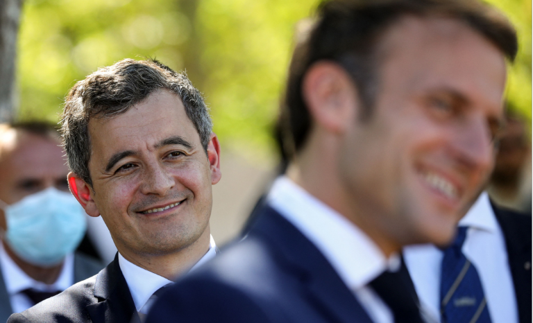 De la protection de la police à celle… des journalistes