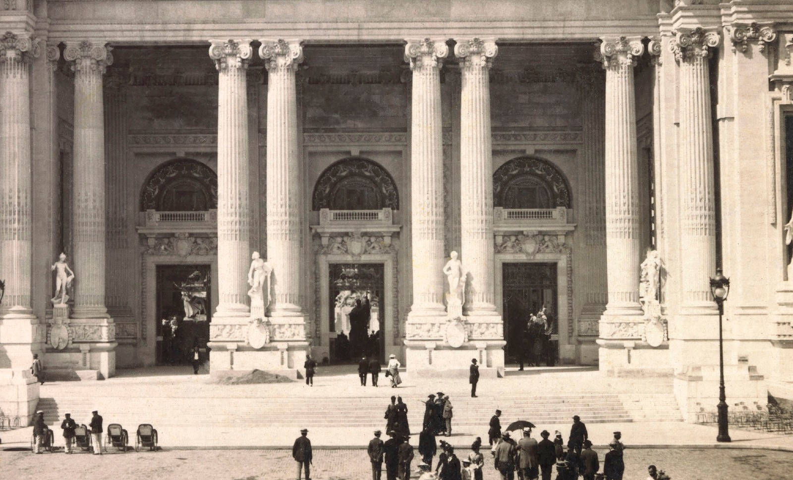 Grand Palais: pour une restauration de la Belle Époque!