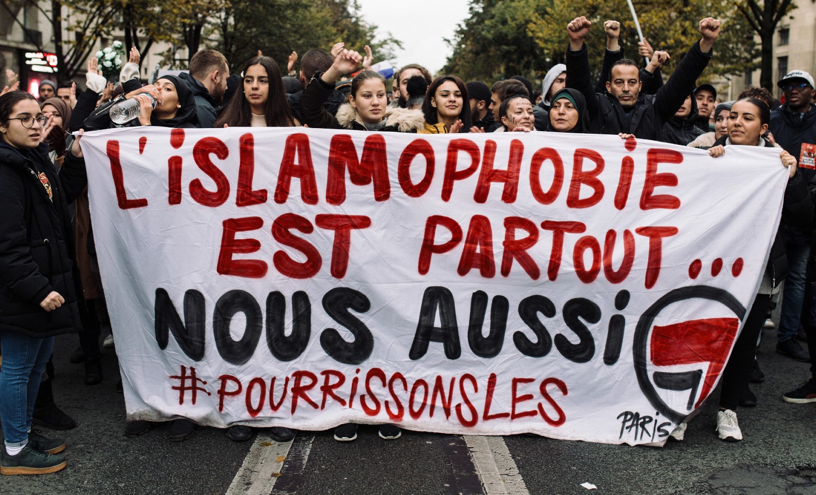 La dissolution des associations en lien avec l’islamisme radical: une lutte contre le double discours