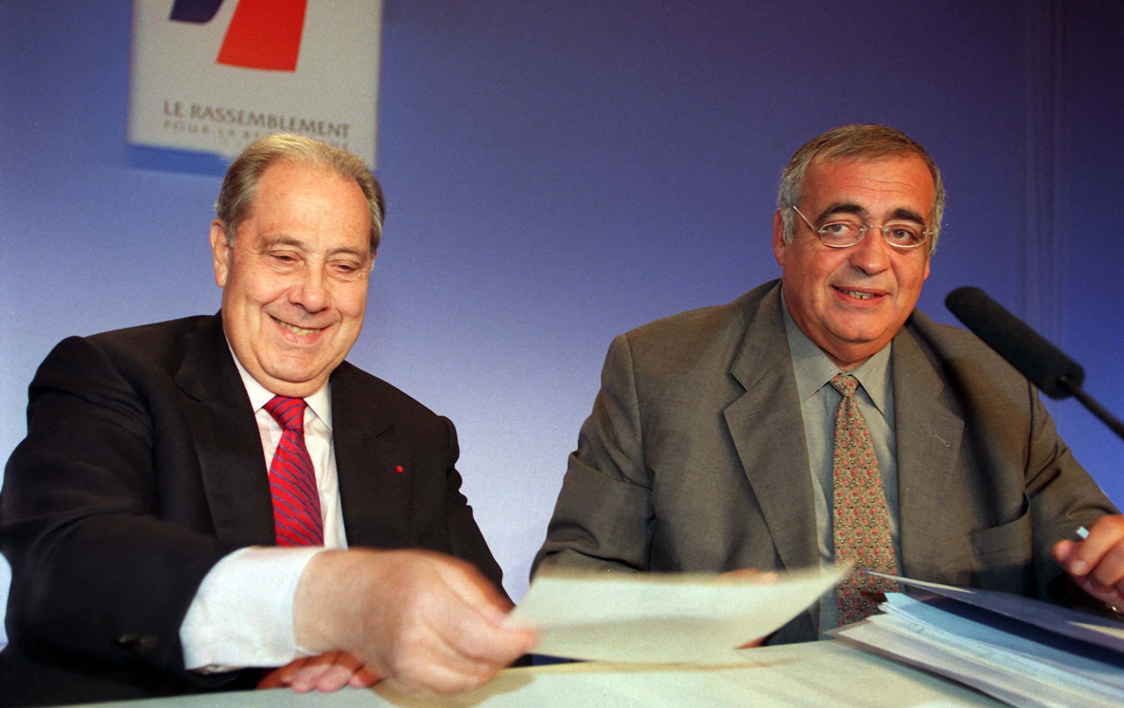 Charles Pasqua et Philippe Séguin, en 1998. ©WITT/SIPA Numéro de reportage : 00347882_000002