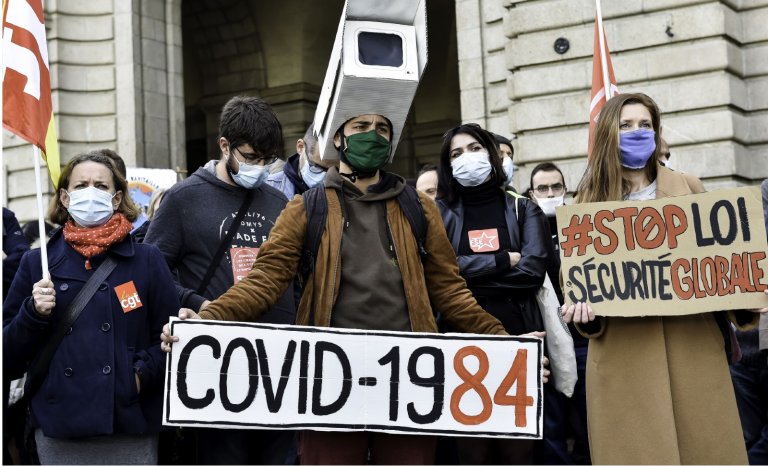 Pour en finir avec le virus, finissons-en avec la Vème!