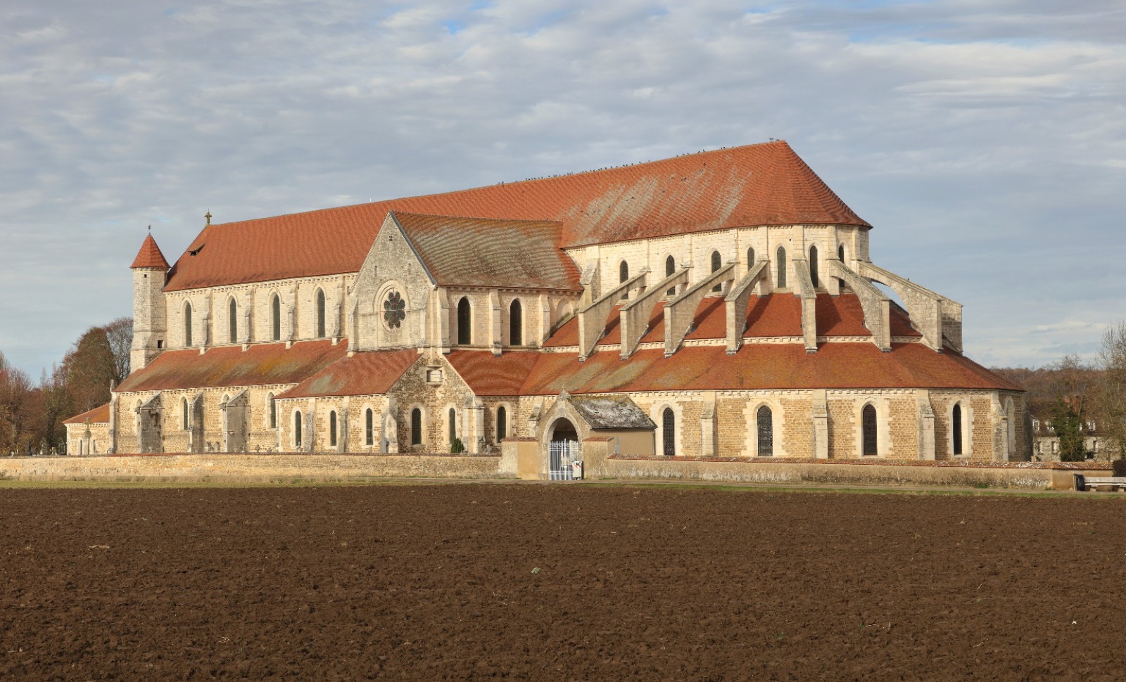 Abbaye de Pontigny: la restauration du patrimoine au-delà de la polémique…