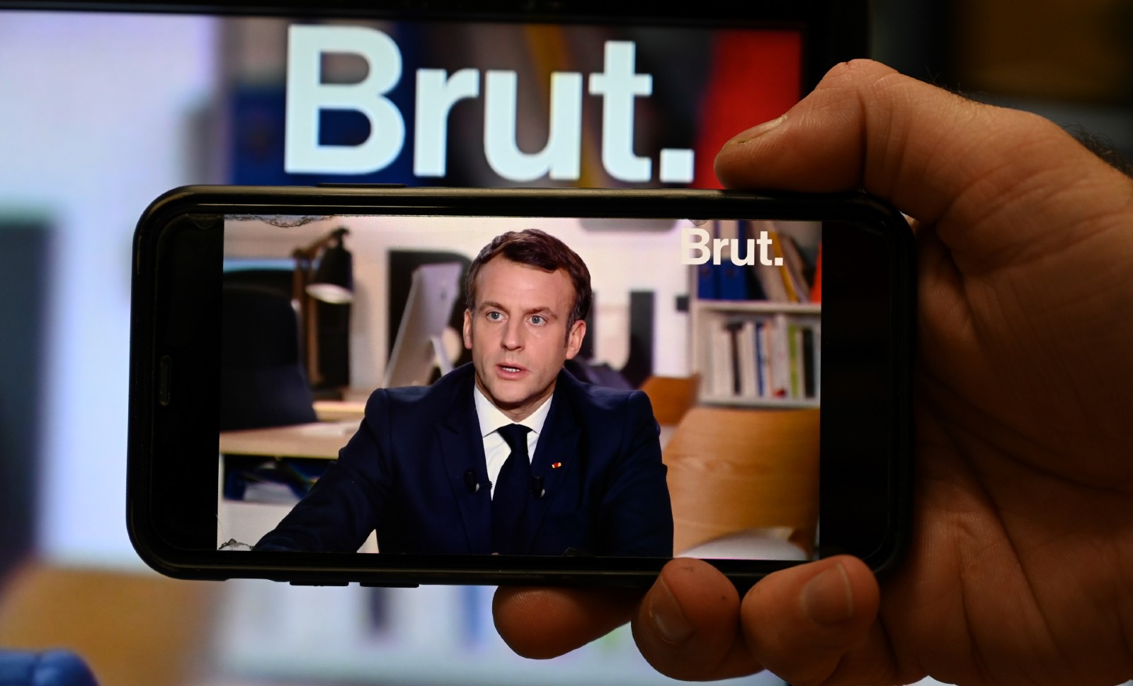 Emmanuel Macron lors de son interview accordée au média Brut © BERTRAND GUAY / AFP