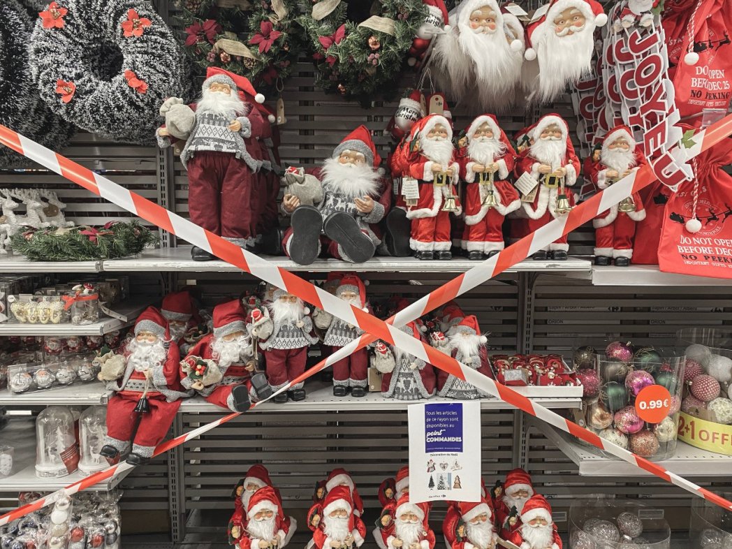 Supermarché Carrefour à Carcassonne, 10 novembre 2020.© Idriss Bigou-Gilles/Hans Lucas/AFP