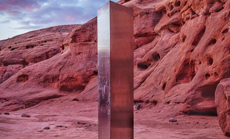 Monolithes mystérieux: humains, trop humains