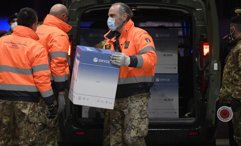 Covid: et si le recours aux militaires était la solution aux cafouillages technocratiques?