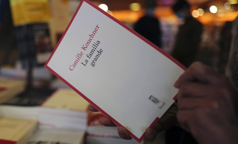 Accessoirement, « La familia grande » est (aussi) un objet littéraire, dépourvu de pathos