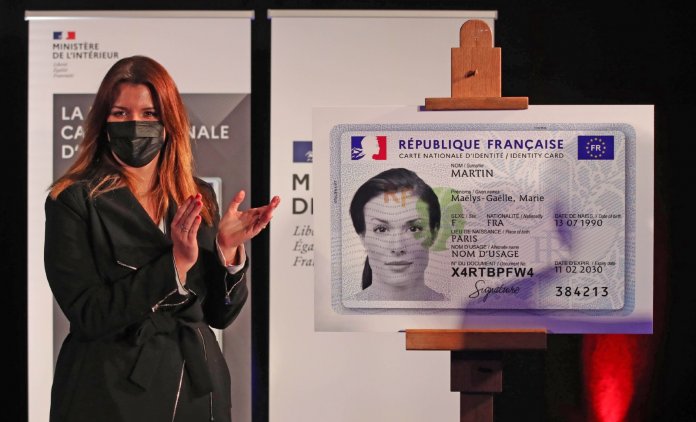 carte-nationale-identite-langue-francaise