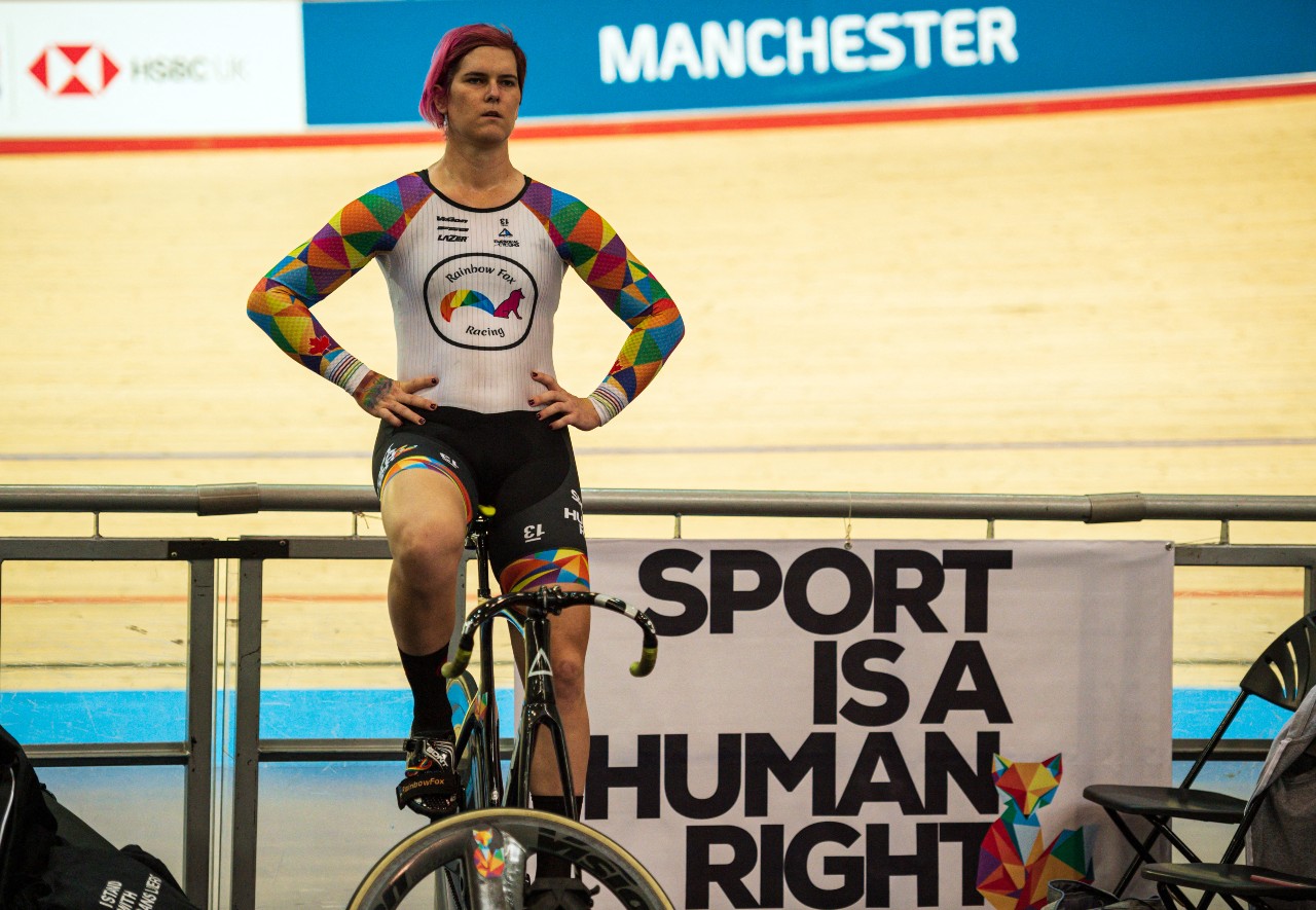 Rachel McKinnon (aujourd’hui connue sous le nom de Veronica Ivy), première championne du monde transgenre en cyclisme sur piste, pour la tranche d’âge des 35-44 ans, Manchester, 19 octobre 2019. © OLI SCARFF / AFP