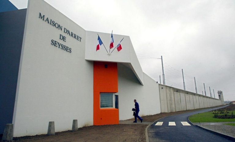 Un mâle biologique incarcéré dans une prison pour femmes en France !