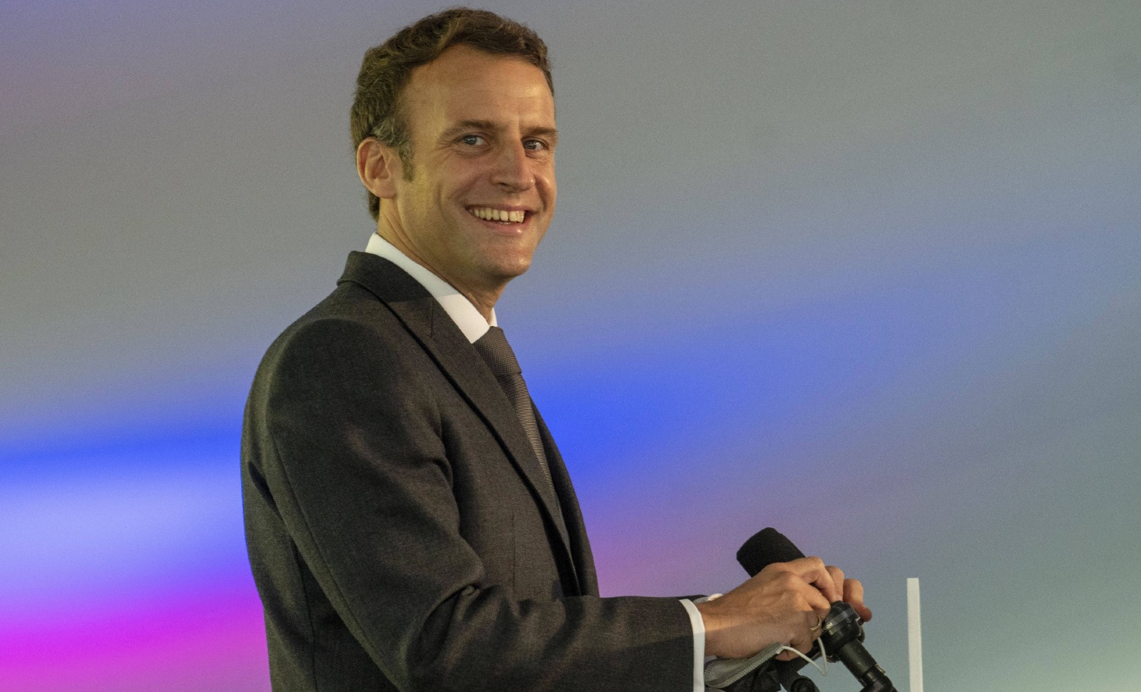Et Macron parla de « chances pour la France » : sa langue a fourché ou quoi?