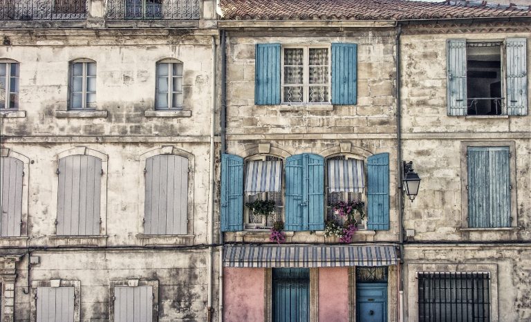 Train ou voiture? Valery Larbaud et Marcel Proust répondent
