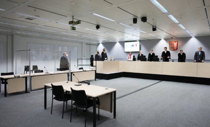 tribunal-itzehoe-nazisme-irgmard-furchner