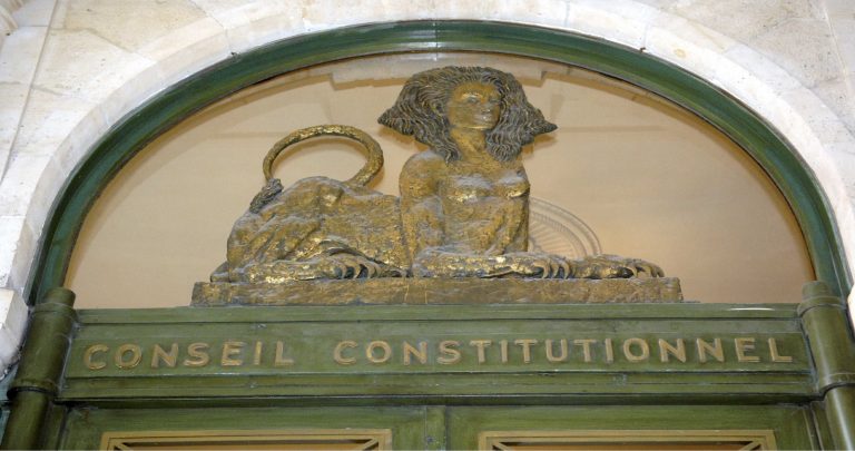 Le Conseil constitutionnel face à un choix historique