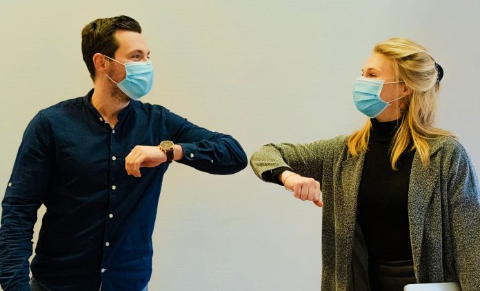 Gilbert-fanatique-passe-vaccinal-covido-supremaciste