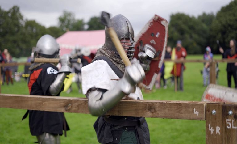 Etats-Unis : le droit de port d&rsquo;armes à feu pourrait être limité par… une loi anglaise du Moyen Âge