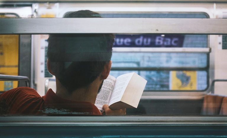 Doit-on lire la critique littéraire?