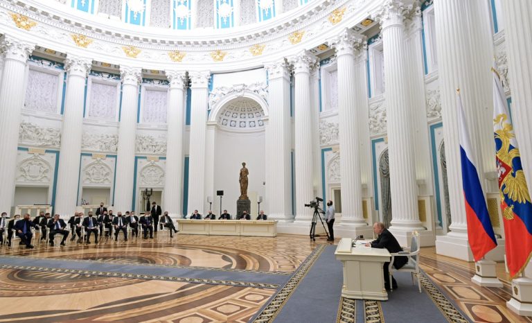 Et si le tsar était nu?