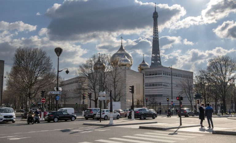 Guerre en Ukraine: que va-t-il rester du soft power russe en France?