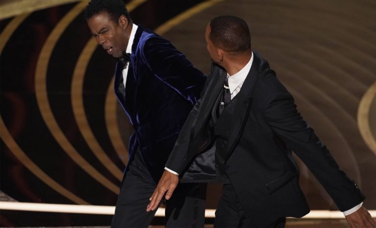 Aux Oscars Will Smith a frappé Chris Rock