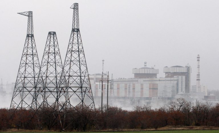 L’Ukraine raccordée en urgence au réseau électrique européen: le blackout sur Kiev écarté?