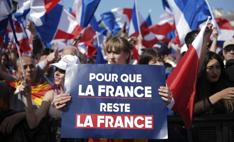 Dans les travées du meeting parisien de Zemmour, qui entend encore créer la « surprise »