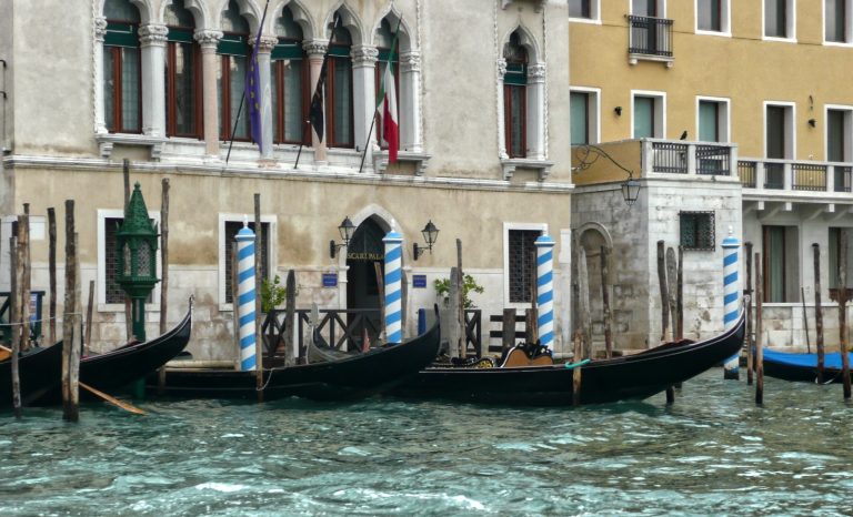 Que c’est triste Venise…