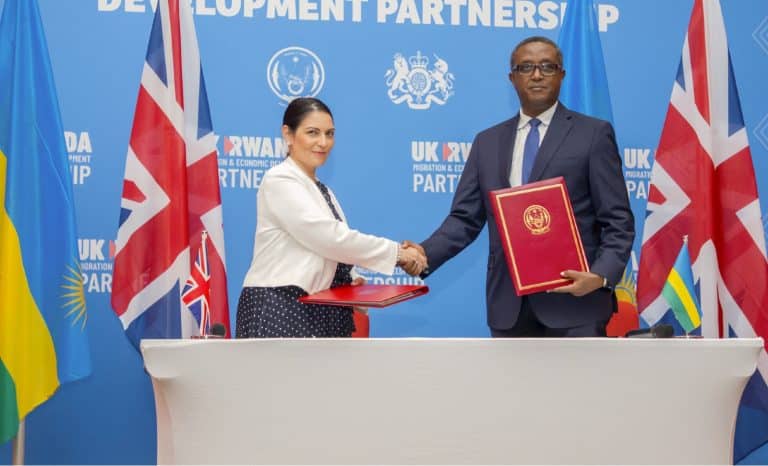 Le Royaume-Uni s’entend avec le Rwanda pour renvoyer ses clandestins