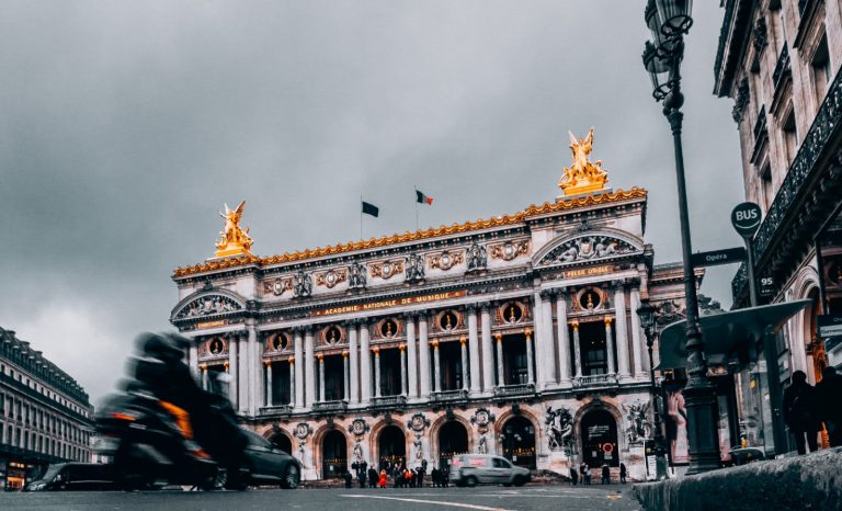 Scandale de l’Opéra de Paris: la gauche décomplexée