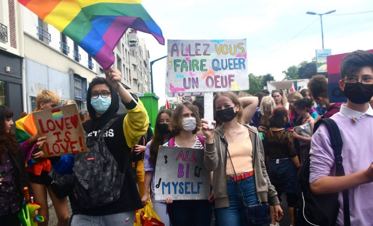 Marche des Fiertés à Lyon en non-mixité: les militants du CRAC-LGBT absents?