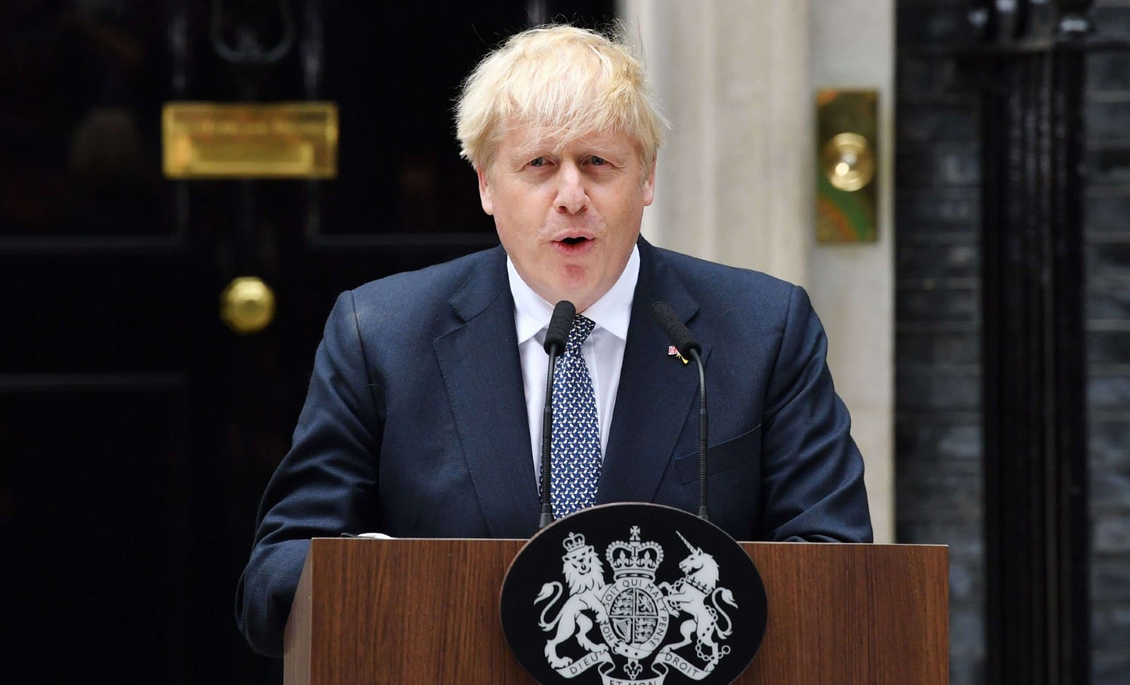 Contre mauvaise fortune, bon cœur, BoJo tire enfin sa révérence