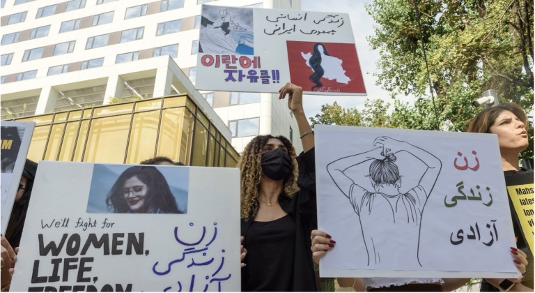 Iran : quand les femmes défient le régime des mollahs