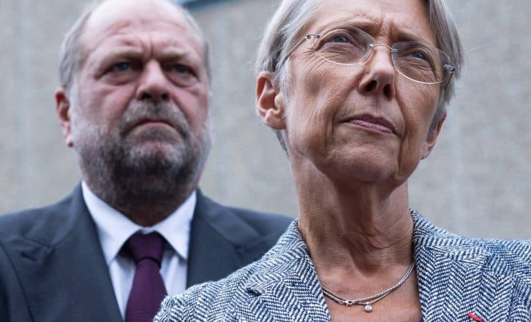 Pendant que les ministres discutent de l’opportunité de rire…