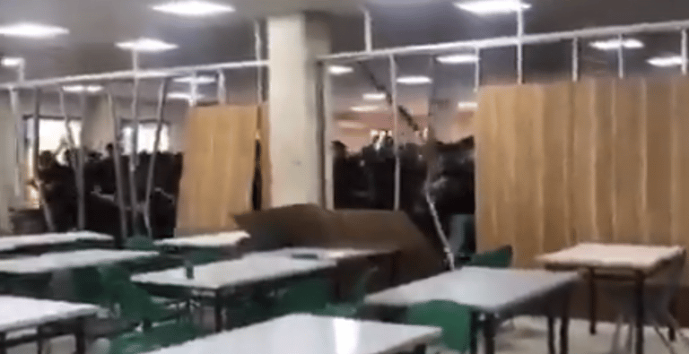 Il ne suffit parfois que d&rsquo;un mur qui tombe