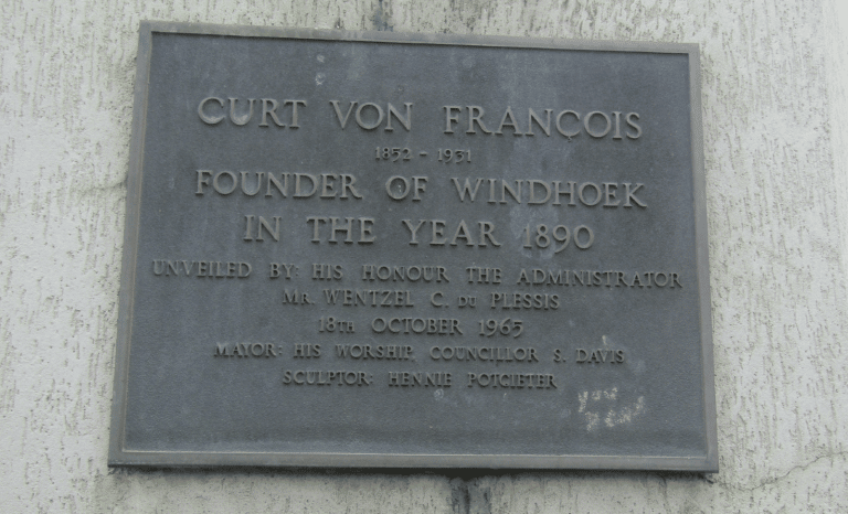 La mémoire du colonialisme allemand en Afrique : encore une statue qui tombe