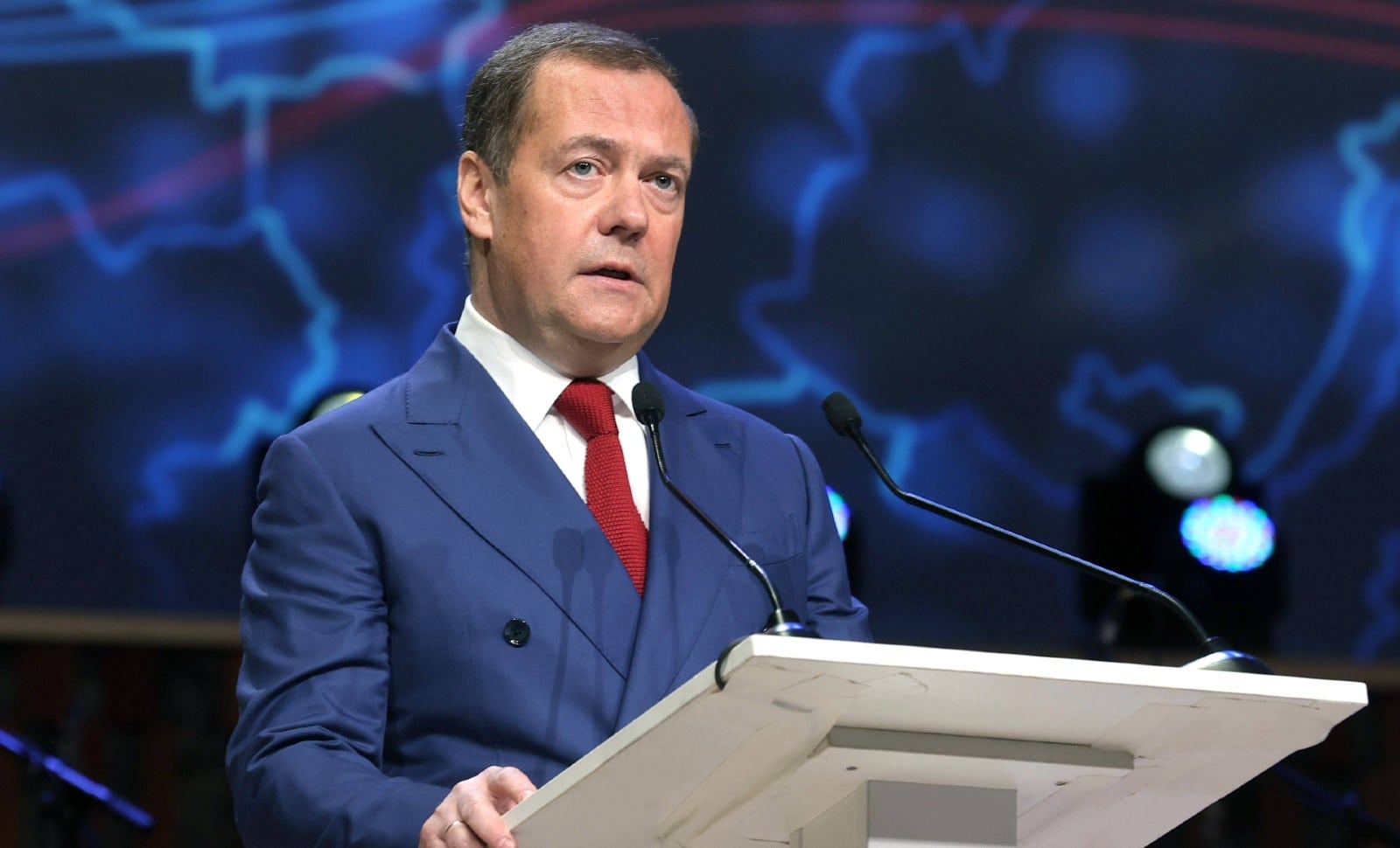 Les hallucinantes prophéties de Dimitri Medvedev