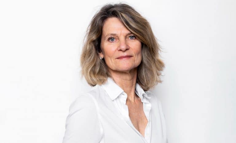 Est vs Ouest: balle au centre?