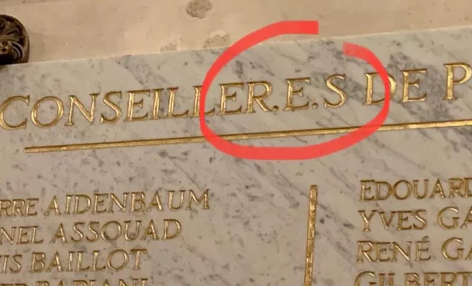 Point médian et point de ponctuation