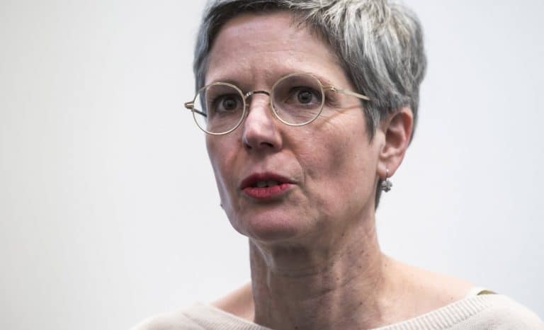 Sandrine Rousseau part en guerre contre le «suprémacisme blanc»