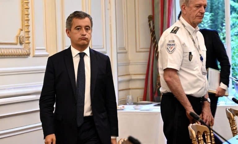 Emmanuel Macron donne l&rsquo;impression de soutenir les forces de l&rsquo;ordre un jour sur deux