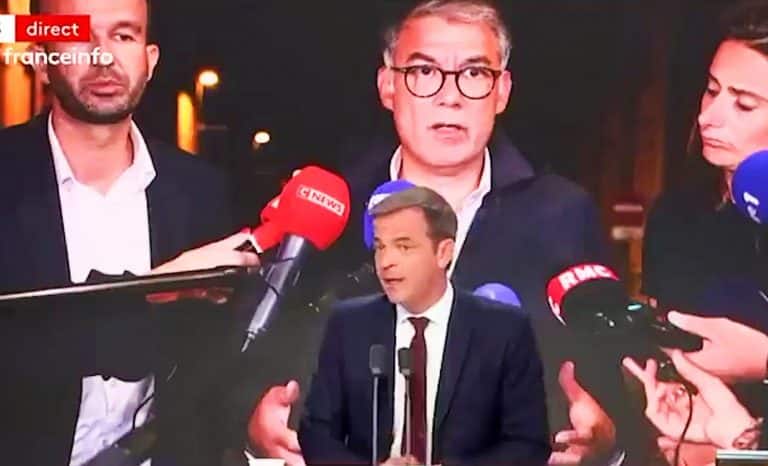 Le huis clos de Saint-Denis, fausse concorde nationale